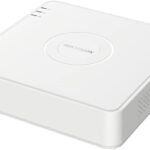 مسجل فيديو ذكي هيكفيجن iDS-7104HQHI-M1/S، 4 قنوات بدقة 3K/5MP/4MP، تقنية AcuSense الذكية لتحليل الأشخاص والمركبات، ضغط فيديو H.265 Pro+، إخراج HDMI/VGA، Mini 1U.﻿