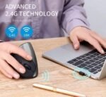 ⁦ماوس عمودي لاسلكي قابل لإعادة الشحن،2.4 جيجا، 6 أزرار بنقرة صامتة، بطارية ليثيوم 400 مللي أمبير وزر تشغيل/إيقاف تشغيل، مستشعر بصري بدقة 1600 نقطة لكل بوصة - لأجهزة ماك وويندوز JR321 من جيرتيك، أسود⁩ - الصورة ⁦2⁩