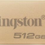 فلاشة USB داتا ترافيلر SE9 من كينجستون الجيل الثالث سعة 512 جيجابايت، سرعة قراءة 220 ميجابايت/ الثانية، فلاشة USB 3.2 الجيل الأول بتصميم معدني، لون ذهبي